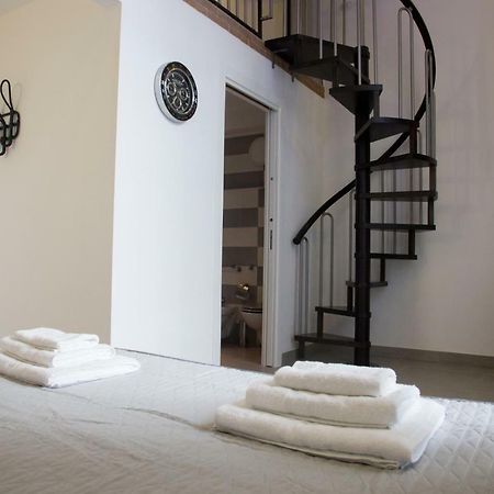 נאפולי Vesuvius Luxury Suites מראה חיצוני תמונה