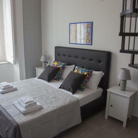 נאפולי Vesuvius Luxury Suites מראה חיצוני תמונה
