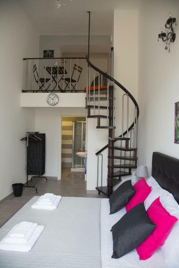 נאפולי Vesuvius Luxury Suites מראה חיצוני תמונה