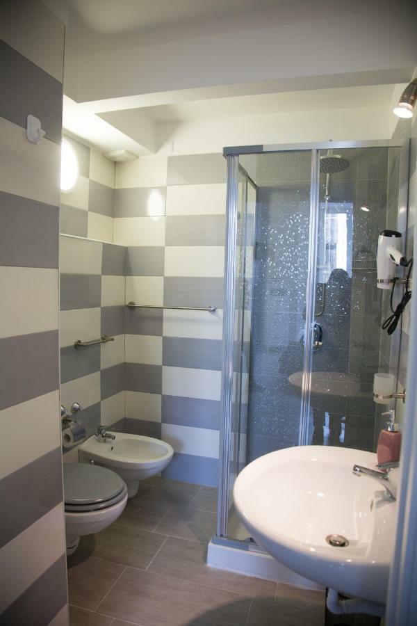 נאפולי Vesuvius Luxury Suites מראה חיצוני תמונה