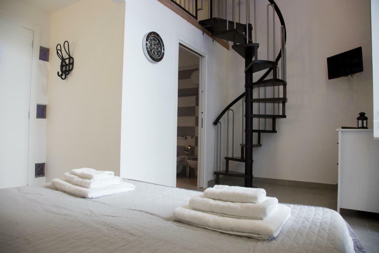 נאפולי Vesuvius Luxury Suites מראה חיצוני תמונה