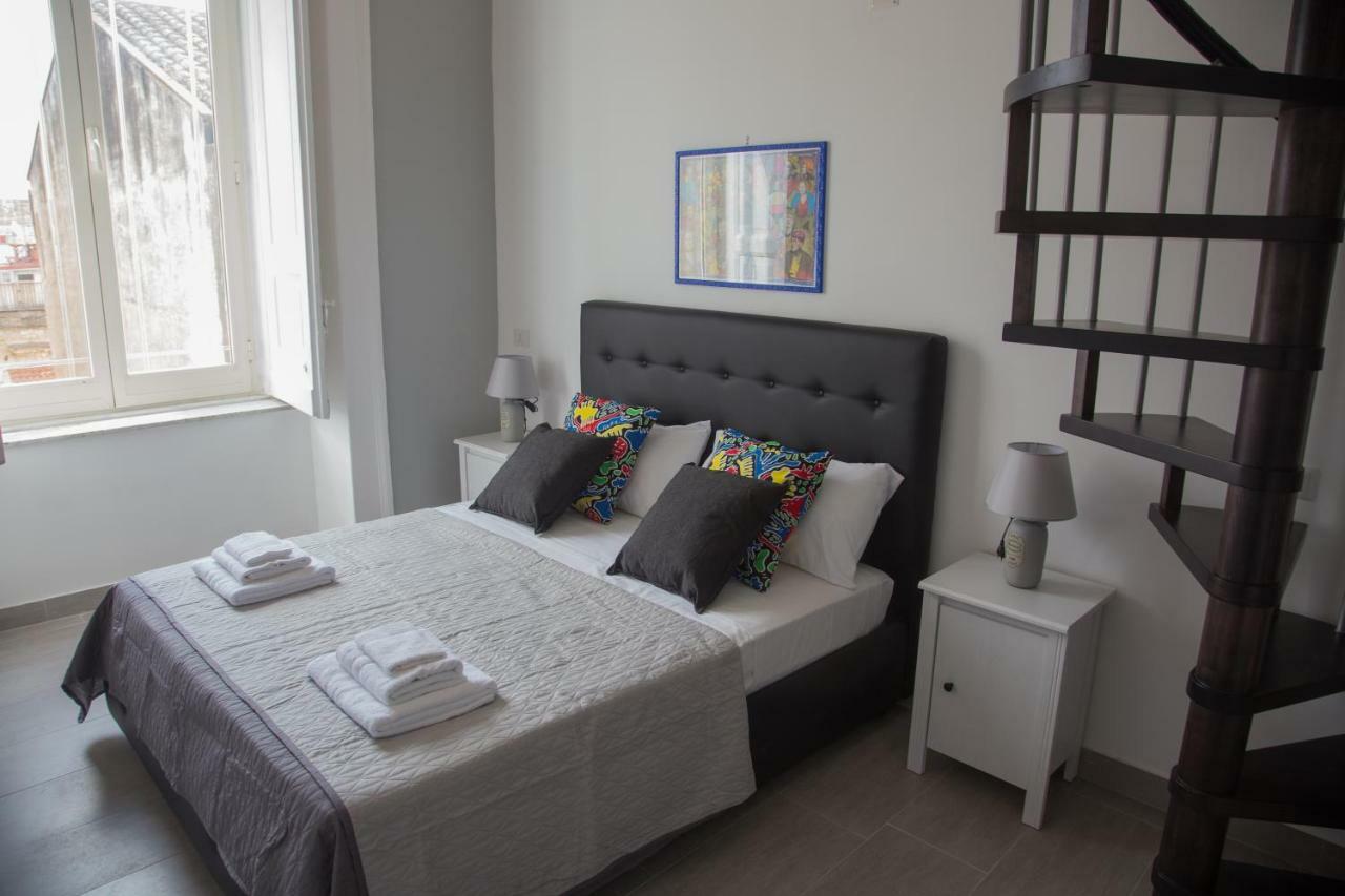 נאפולי Vesuvius Luxury Suites מראה חיצוני תמונה