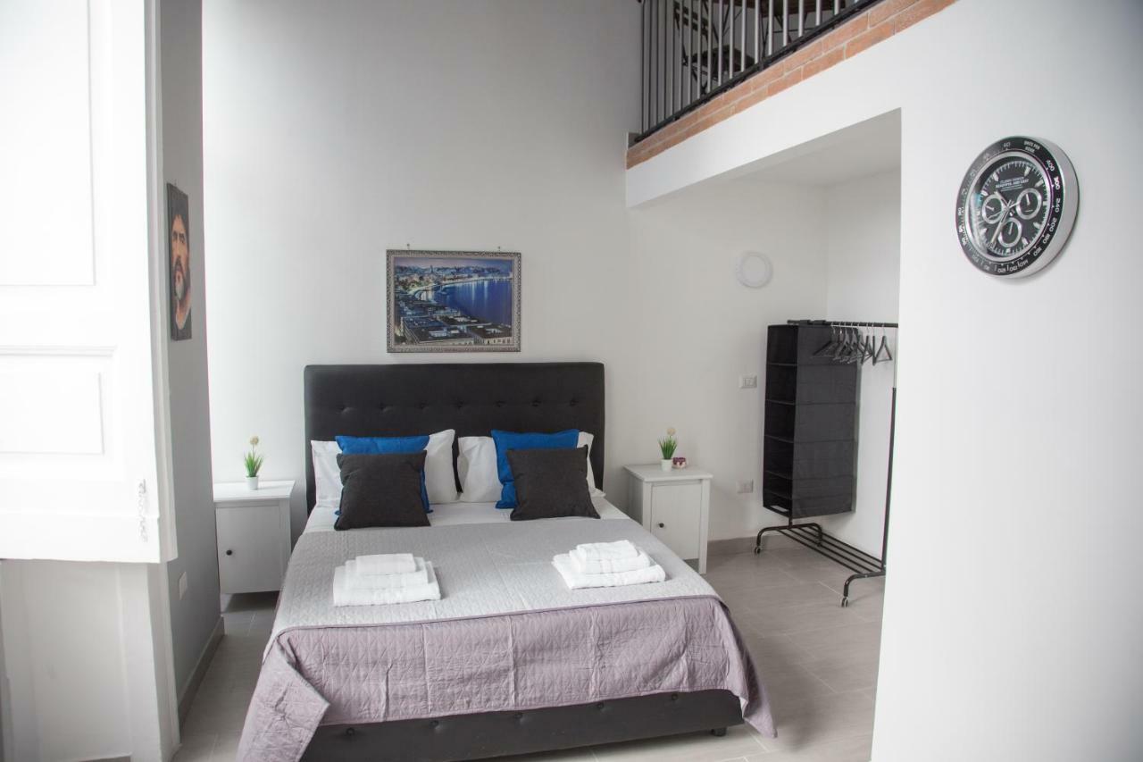 נאפולי Vesuvius Luxury Suites מראה חיצוני תמונה