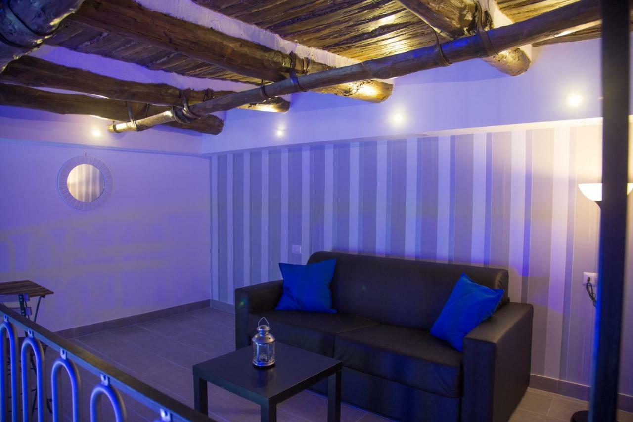 נאפולי Vesuvius Luxury Suites מראה חיצוני תמונה