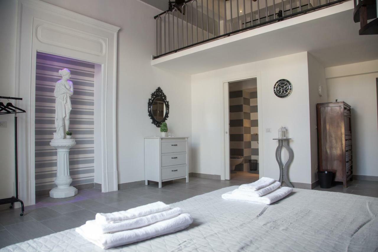 נאפולי Vesuvius Luxury Suites מראה חיצוני תמונה