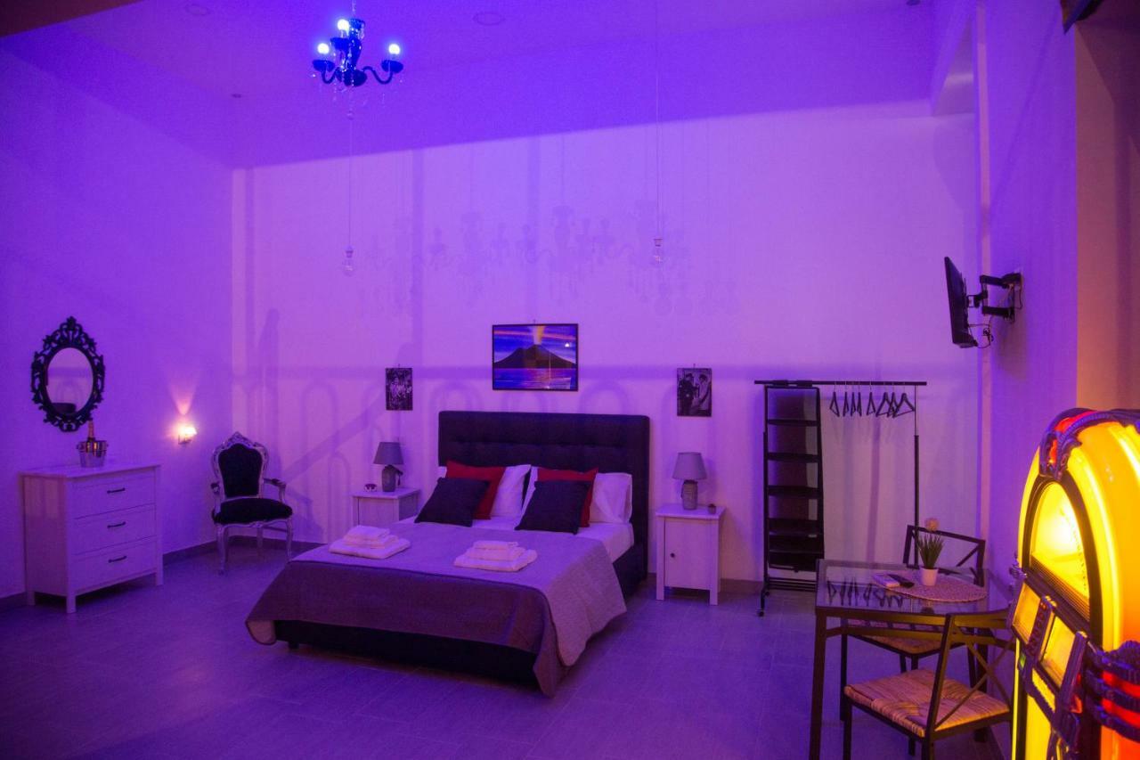 נאפולי Vesuvius Luxury Suites מראה חיצוני תמונה