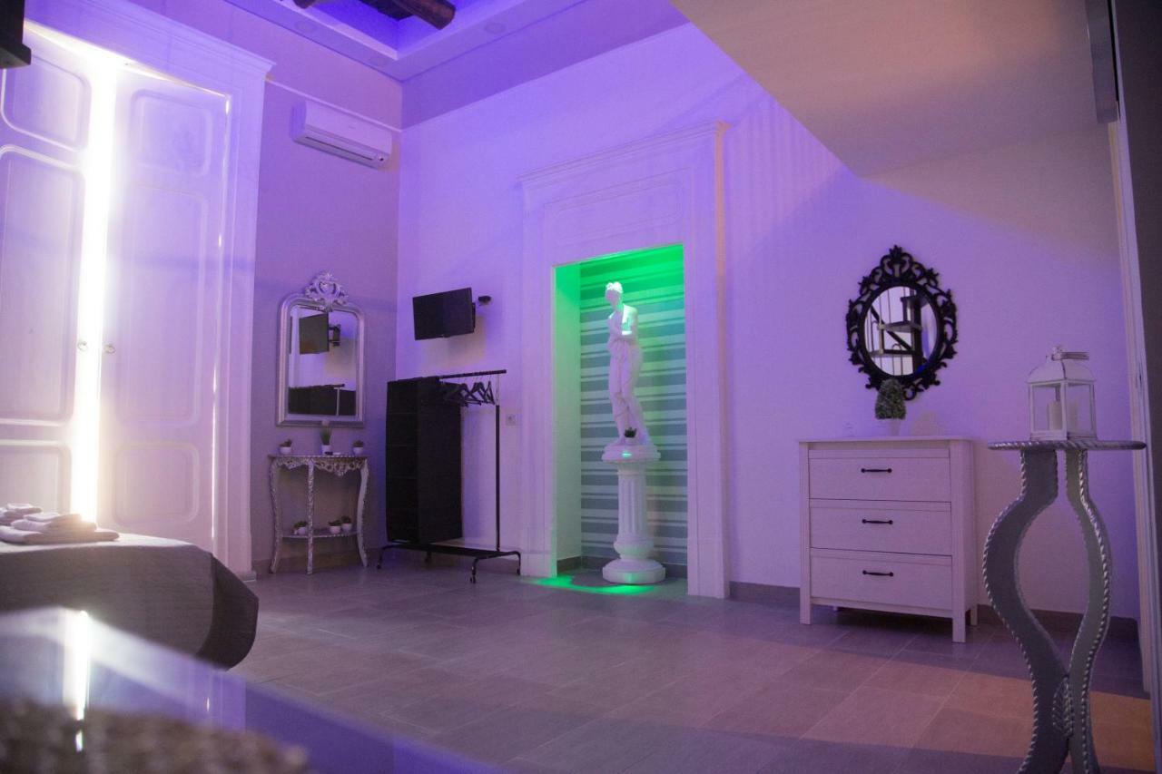 נאפולי Vesuvius Luxury Suites מראה חיצוני תמונה