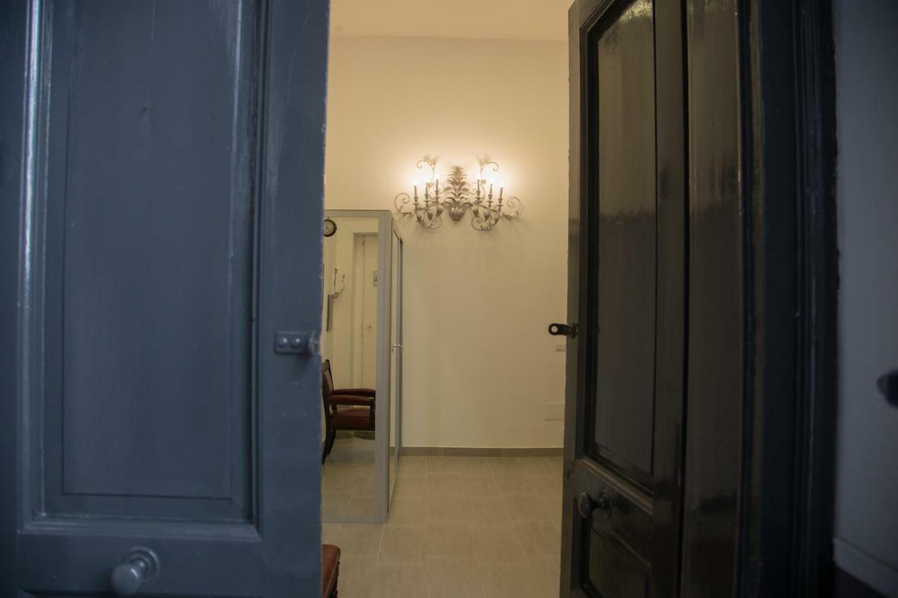 נאפולי Vesuvius Luxury Suites מראה חיצוני תמונה