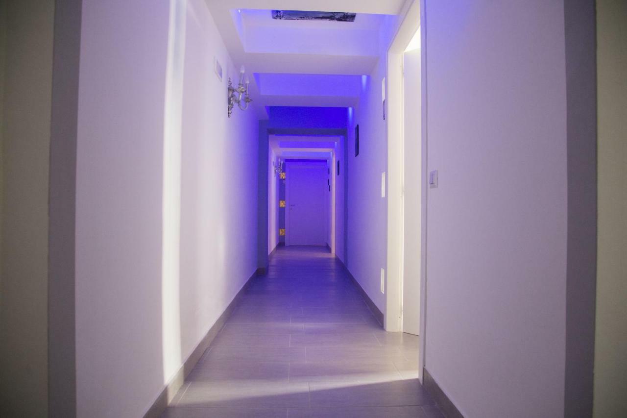 נאפולי Vesuvius Luxury Suites מראה חיצוני תמונה
