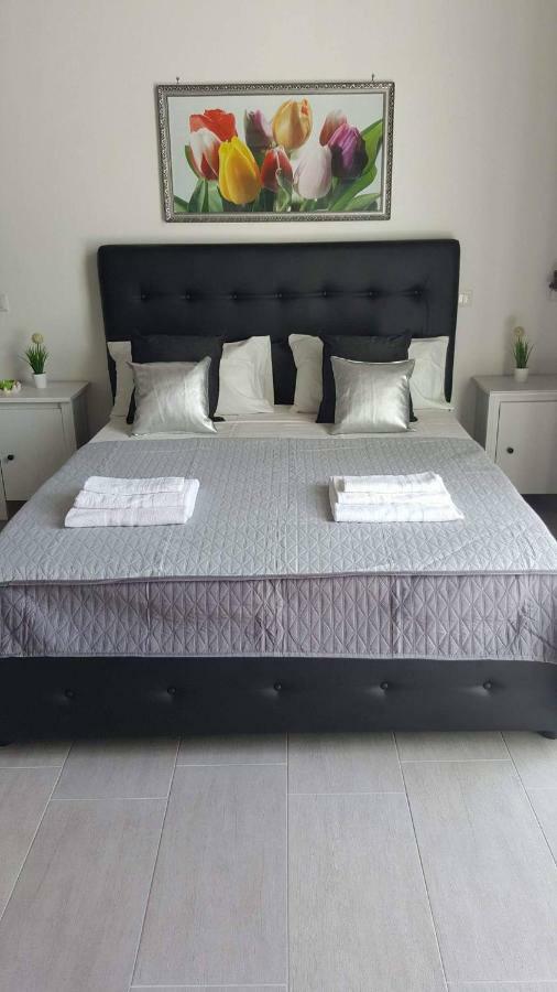 נאפולי Vesuvius Luxury Suites מראה חיצוני תמונה